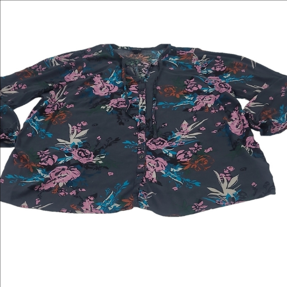 Torrid Deep Gray Floral Button-Up Blouse Size 2 (2X) - Picture 4 of 10